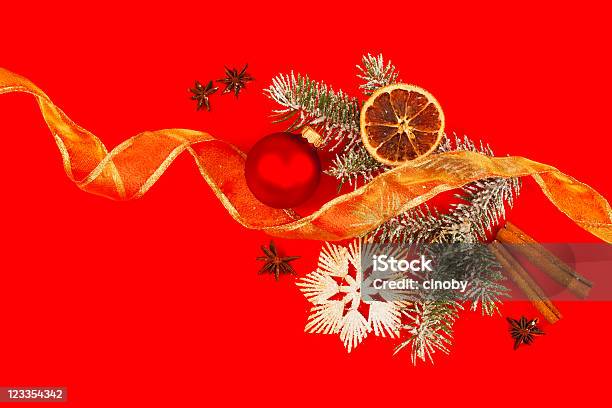 크리스마스 장식이 빨간색 배경기술 0명에 대한 스톡 사진 및 기타 이미지 - 0명, 12월, 강림절