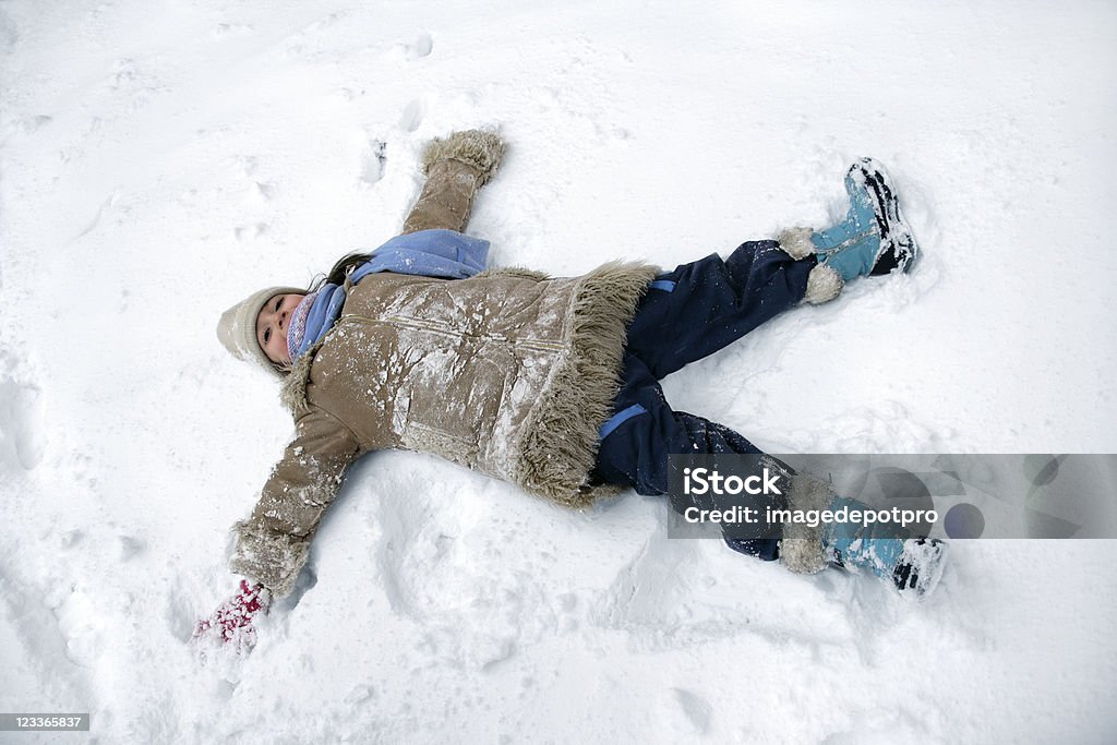 Giocare nella neve - Foto stock royalty-free di 10-11 anni
