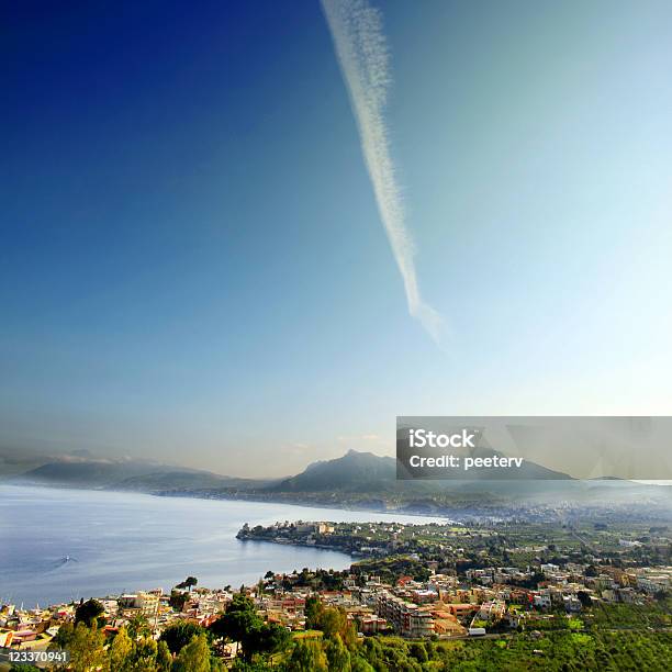 Photo libre de droit de Vue Sur La Méditerranée banque d'images et plus d'images libres de droit de Carré - Composition - Carré - Composition, Ciel, Colline