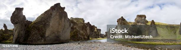 Panorama Fjaðrárgljúfur Canyon - zdjęcia stockowe i więcej obrazów Bez ludzi - Bez ludzi, Chmura, Ciemny