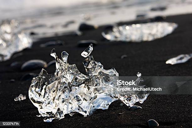 Blocos De Gelo Na Praia Preto - Fotografias de stock e mais imagens de Ao Ar Livre - Ao Ar Livre, Areia, Bebida Fresca