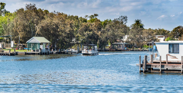 Estuary lifestyle living in the canals of South Yunderup South Yunderup, WA / Australia - 03/10/2019 Estuary lifestyle living in the canals of South Yunderup lake murray stock pictures, royalty-free photos & images