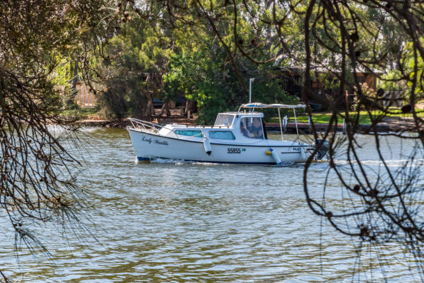 Estuary lifestyle living in the canals of South Yunderup South Yunderup, WA / Australia - 03/10/2019 Estuary lifestyle living in the canals of South Yunderup lake murray stock pictures, royalty-free photos & images