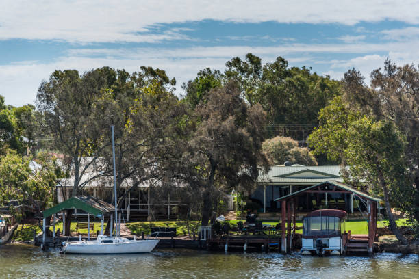 Estuary lifestyle living in the canals of South Yunderup South Yunderup, WA / Australia - 03/10/2019 Estuary lifestyle living in the canals of South Yunderup lake murray stock pictures, royalty-free photos & images