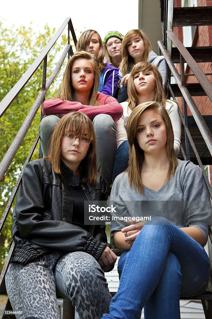 Grupo de Adolescentes Meninas sair - Foto de stock de Colégio - Educação royalty-free