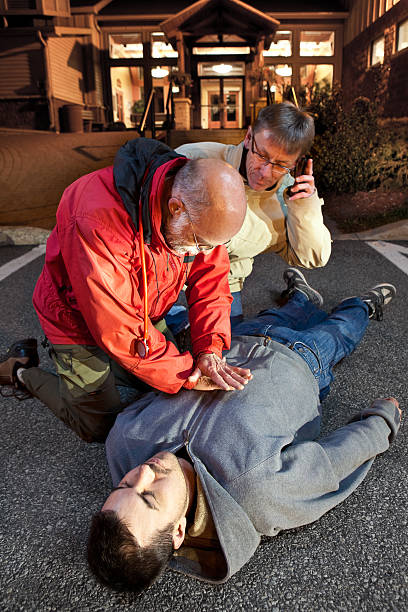 CPR call 911 CPR call 911 incidental people stock pictures, royalty-free photos & images