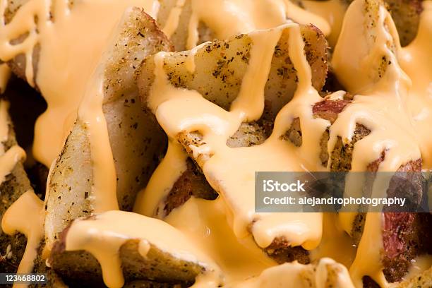 Pommes Frites Mit Käse Stockfoto und mehr Bilder von Transfettsäure - Transfettsäure, Cheddar - Käse, Flüssig