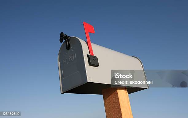 Briefkasten Stockfoto und mehr Bilder von Briefkasten - Briefkasten, Öffentlicher Briefkasten, Schachtel