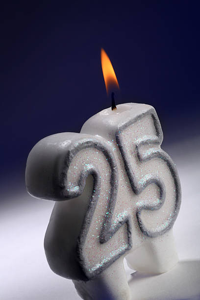 двадцать пятый юбилей или день рождения - anniversary 25th street birthday number 25 стоковые фото и изображения