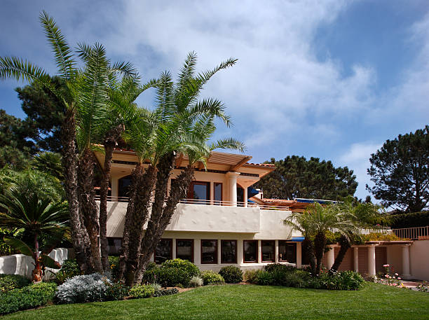 istock Exterior of Beautiful Home 123499191