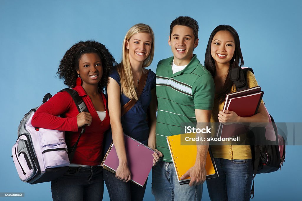 Quatro estudantes de faculdade - Foto de stock de 20 Anos royalty-free