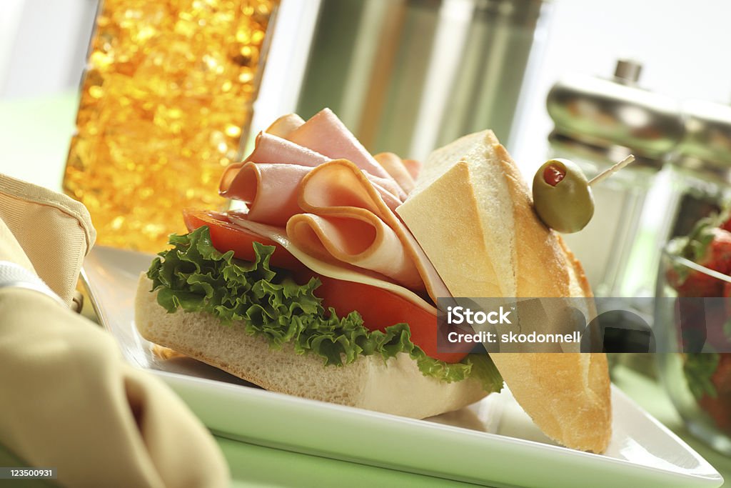 Frische Truthahn-Sandwich mit Salat und Tomaten - Lizenzfrei Aufnahme von unten Stock-Foto