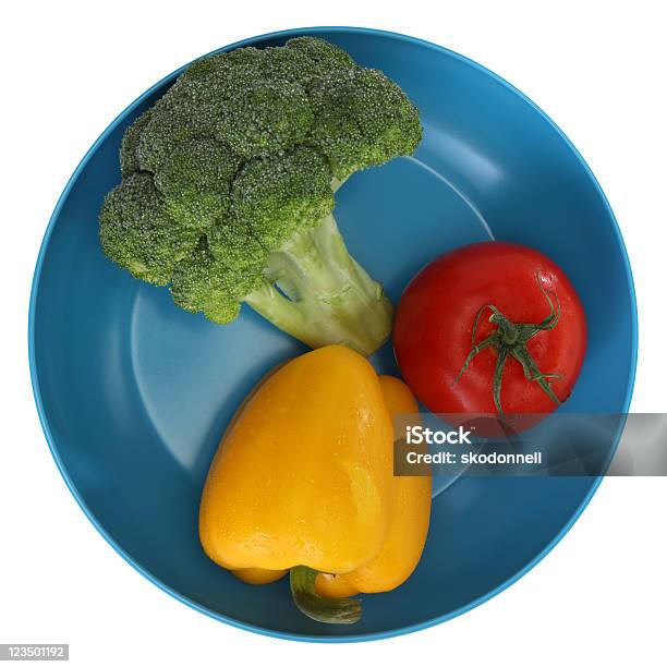 Prato De Legumes Frescos - Fotografias de stock e mais imagens de Alimentação Saudável - Alimentação Saudável, Amarelo, Azul
