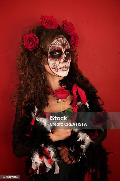 여자대표 장미 Dia De Los Muertos 대한 갈색 머리에 대한 스톡 사진 및 기타 이미지 - 갈색 머리, 공포-무서움, 기이함