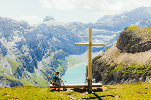 Commemorative cross placed on the western heights of Lac Long in the Cirque de Chambeyron.\n\nLieutenant Bujon, a 28-year-old alpine hunter, fell to his death while climbing the Brec de Chambeyron on August 16, 1891.