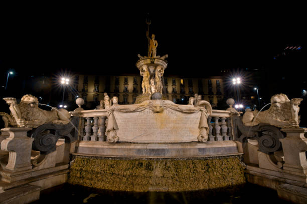 fountain of neptune (fontana del nettuno), naples - piazza del nettuno imagens e fotografias de stock