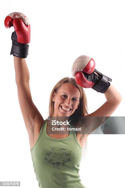 Photo libre de droit de Jeune Femme Avec Des Gants De Boxe banque d'images et plus d'images libres de droit de Activité - Activité, Adolescence, Adolescent