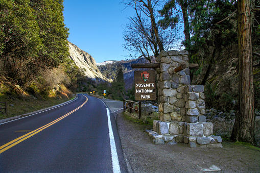 Entrance sign to Yosemite National Park in the early morning