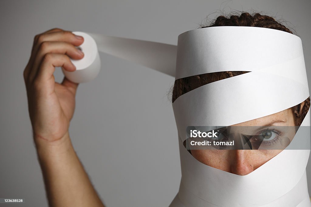 Mulher com cabeça envolto - Foto de stock de Esquisito royalty-free