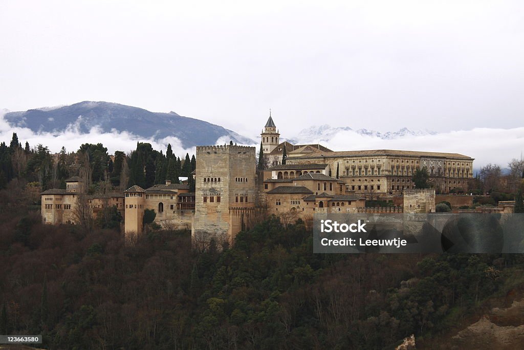 alhambra 스페인 겨울 의류 칼라바존 - 로열티 프리 겨울 스톡 사진