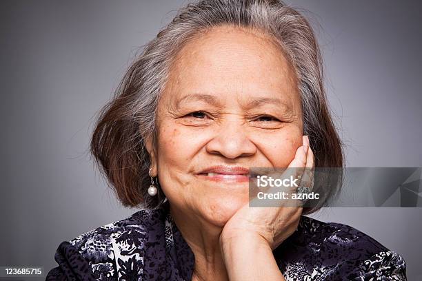 Senior Asiática Foto de stock y más banco de imágenes de 70-79 años - 70-79 años, Adulto, Adulto maduro