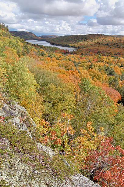 istock Lake Of The Clouds 123686207