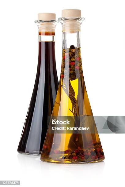 Bottiglie Di Olio Doliva E Aceto - Fotografie stock e altre immagini di Aceto - Aceto, Bottiglia, Cibo