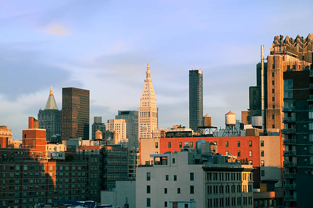 manhattan edifícios na cidade de nova iorque - chelsea new york imagens e fotografias de stock