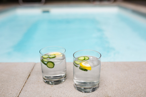 cocktail, gin, alcohol, poolside