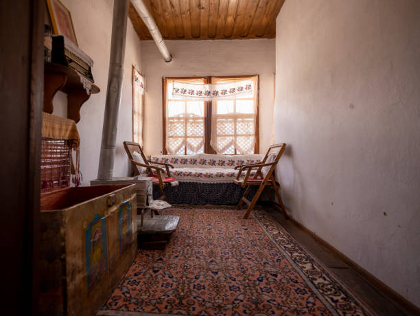 istock Old style living room 1237738146