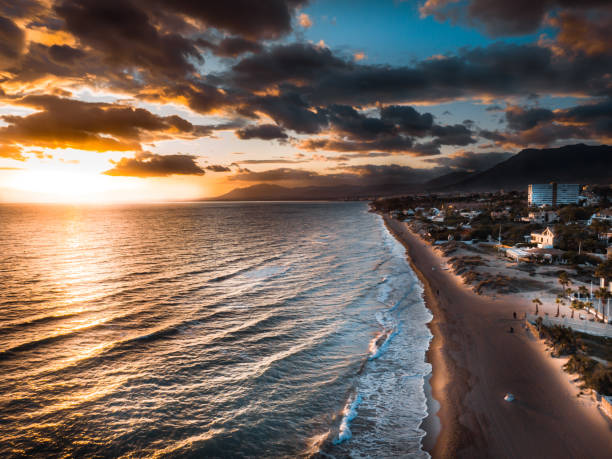 istock Lanschaftsphoto Drone Beach/ Droneshot Beach 1237747007