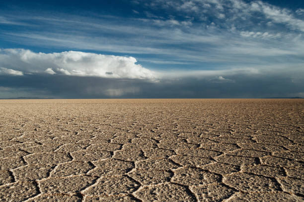 istock Hexagons at Salar de Uyuni at sunset, Bolivia 1238008116