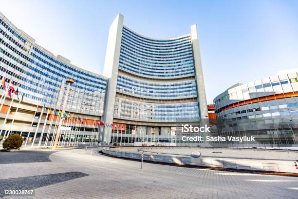 Un Building In Vienna Austria With Flags On A Sunny Day Against The Sky Horizontal Orientation Stock Photo - Download Image Now