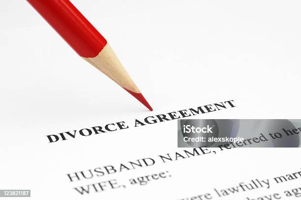 Acuerdo Del Divorcio Foto de stock y más banco de imágenes de Acuerdo - Acuerdo, Contrato, Papel