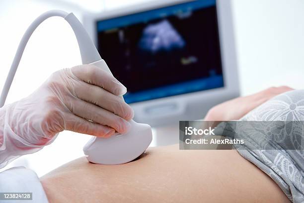 Diagnose Der Schwangerschaft Stockfoto und mehr Bilder von Ultraschall-Untersuchung - Ultraschall-Untersuchung, Schwanger, Frauen