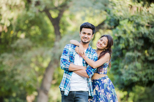 India, Delhi, Young Couple, Modern, Lifestyle, Outdoors,