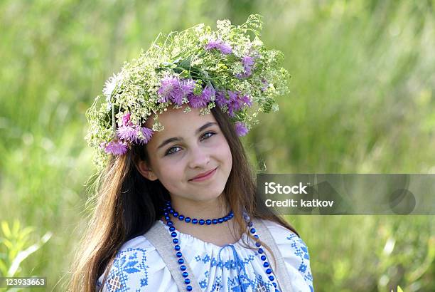 Retrato De Um Jovem - Fotografias de stock e mais imagens de Adulto - Adulto, Alegria, Ao Ar Livre