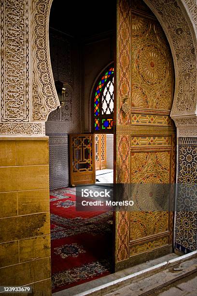 Moschee Eingang Stockfoto und mehr Bilder von Innenaufnahme - Innenaufnahme, Marokko, Alt