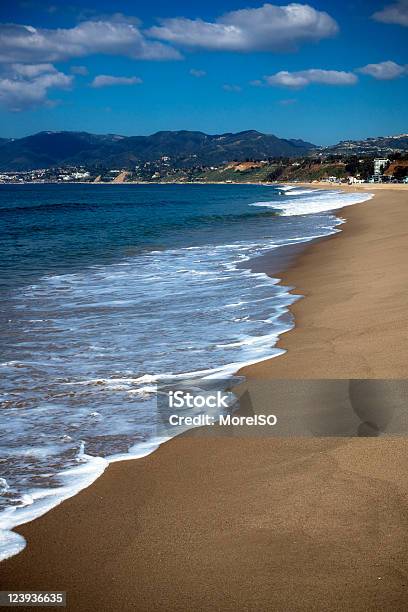 Santa Monica Beach Foto de stock y más banco de imágenes de Litoral - Litoral, Playa, Agua