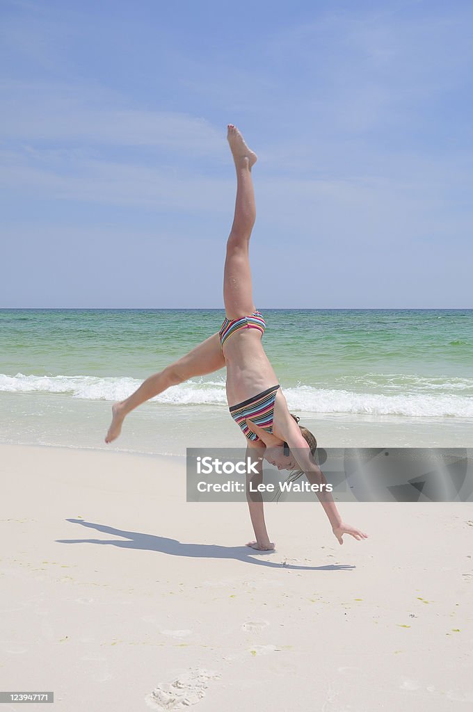 Gymnast na plaży - Zbiór zdjęć royalty-free (Aktywny tryb życia)