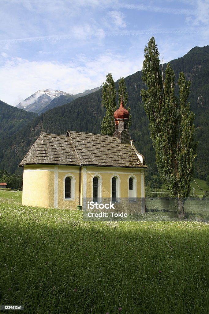 Kleine Kirche in den Alpen - Lizenzfrei Alpen Stock-Foto