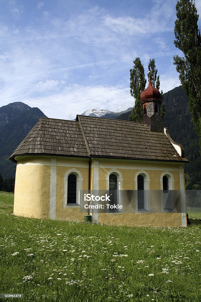Kleine Kirche in den Alpen - Lizenzfrei Alpen Stock-Foto