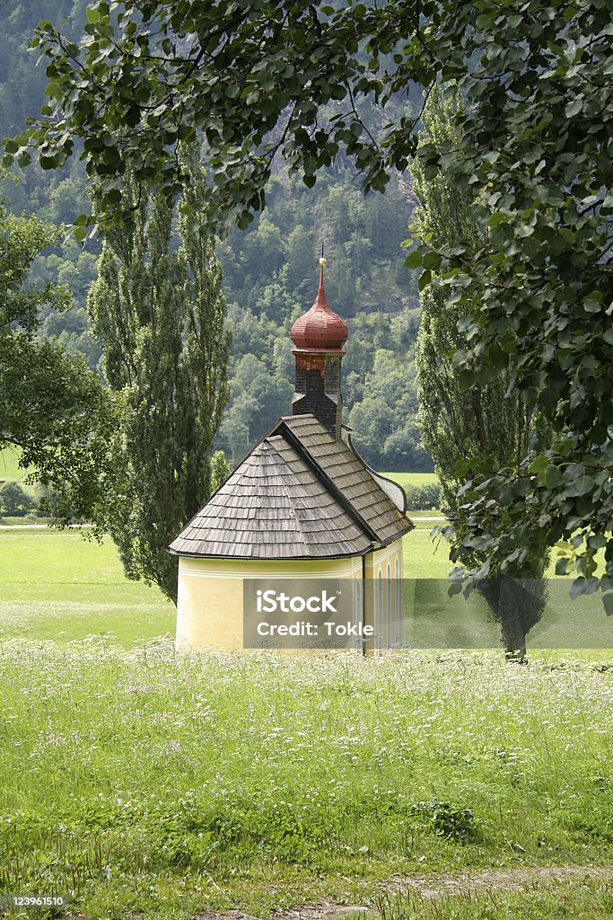 Kleine Kirche in den Alpen - Lizenzfrei Alpen Stock-Foto