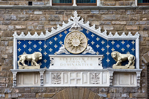 プレート上のパラッツォヴェッキオなど、フィレンツェのエントランス - palazzo vecchio piazza della signoria florence italy italy ストックフォトと画像