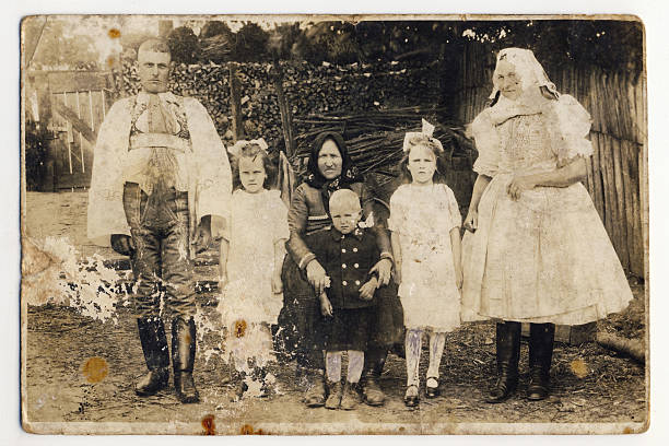 istock Archive wedding photograph (1920) 123981623