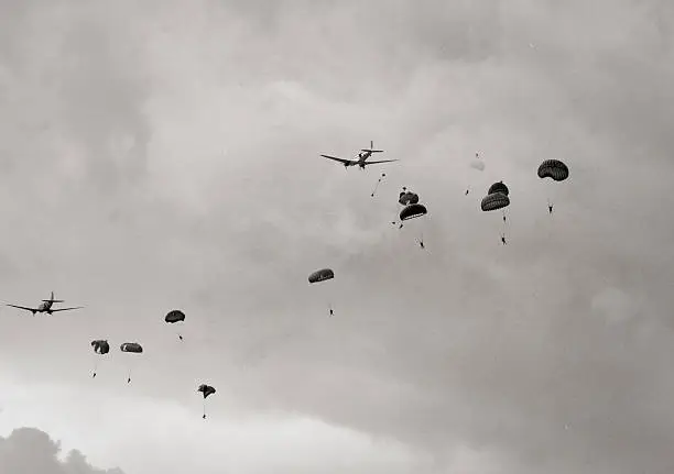 Photo of Paratroopers air drop