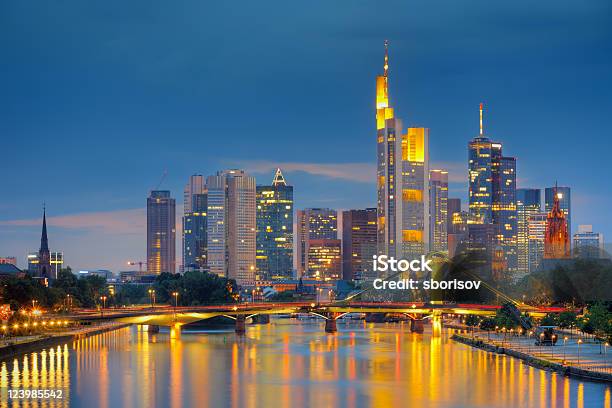 Frankfurt - Fotografias de stock e mais imagens de Alemanha - Alemanha, Anoitecer, Ao Ar Livre