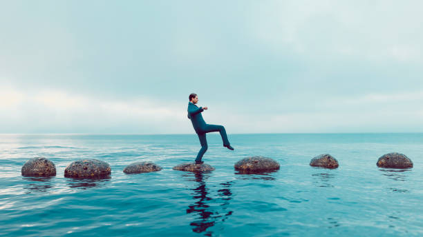 concepto de pasos que conducen a la trayectoria profesional correcta evitando escollos - worklife balance fotografías e imágenes de stock