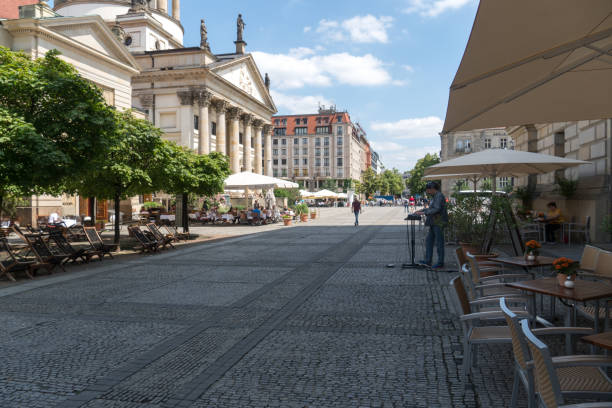 gendarmenmarkt, berlin, niemcy - berlin germany gendarmenmarkt schauspielhaus germany zdjęcia i obrazy z banku zdjęć