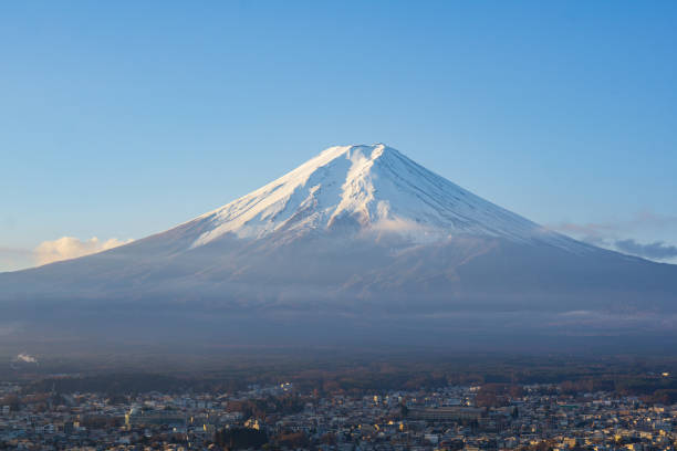 Mount Fuji - Fujiyama, the highest active volcano mountain in Japan Mount Fuji - Fujiyama, the highest active volcano mountain in Japan in Fuji, Shizuoka, Japan extinct volcano stock pictures, royalty-free photos & images